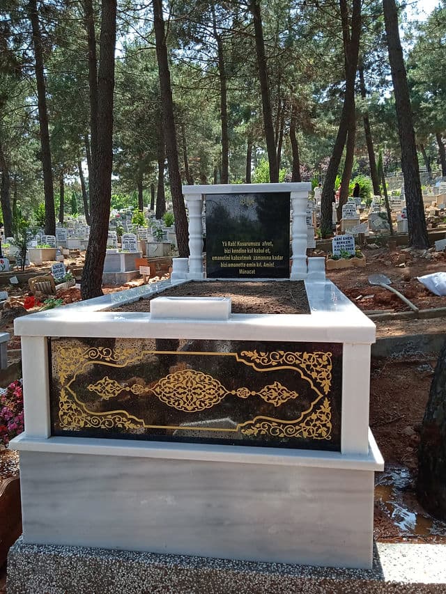 Tek Kişilik Lahitli Katlı Granit Mezar