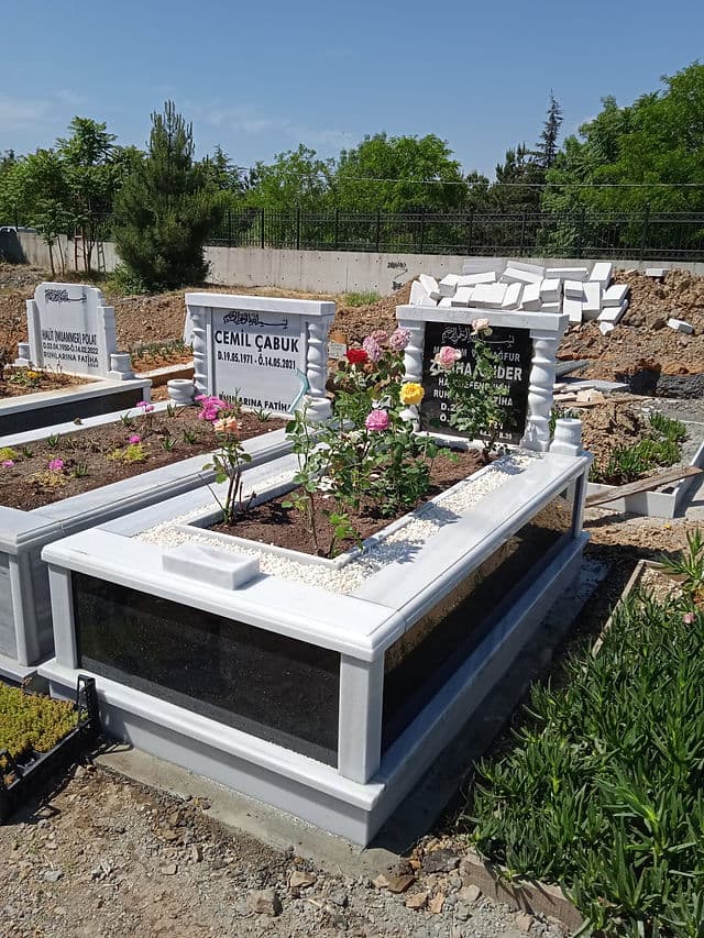 Tek Kişilik Granit Mezar