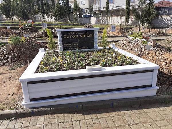 Çift Kişilik Marmara Granit Şeritli Mezar