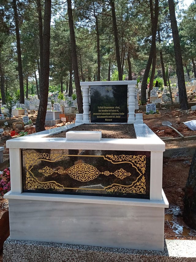 Tek Kişilik Lahitli Katlı Granit Mezar