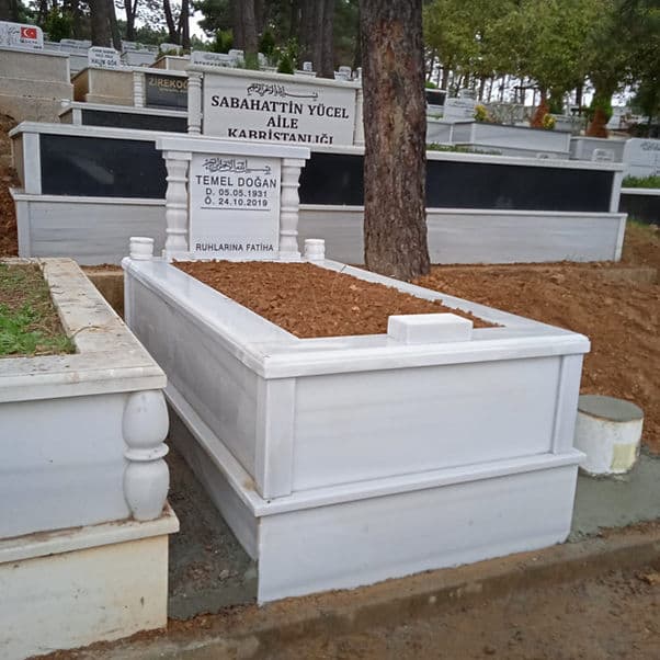 Tek Kişilik Sütunlu 6'lık Küpeşteli Mermer Mezar