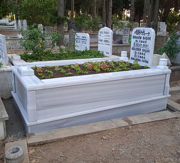 Tek Kişilik 6'lı Küpeşteli Mermer Mezar